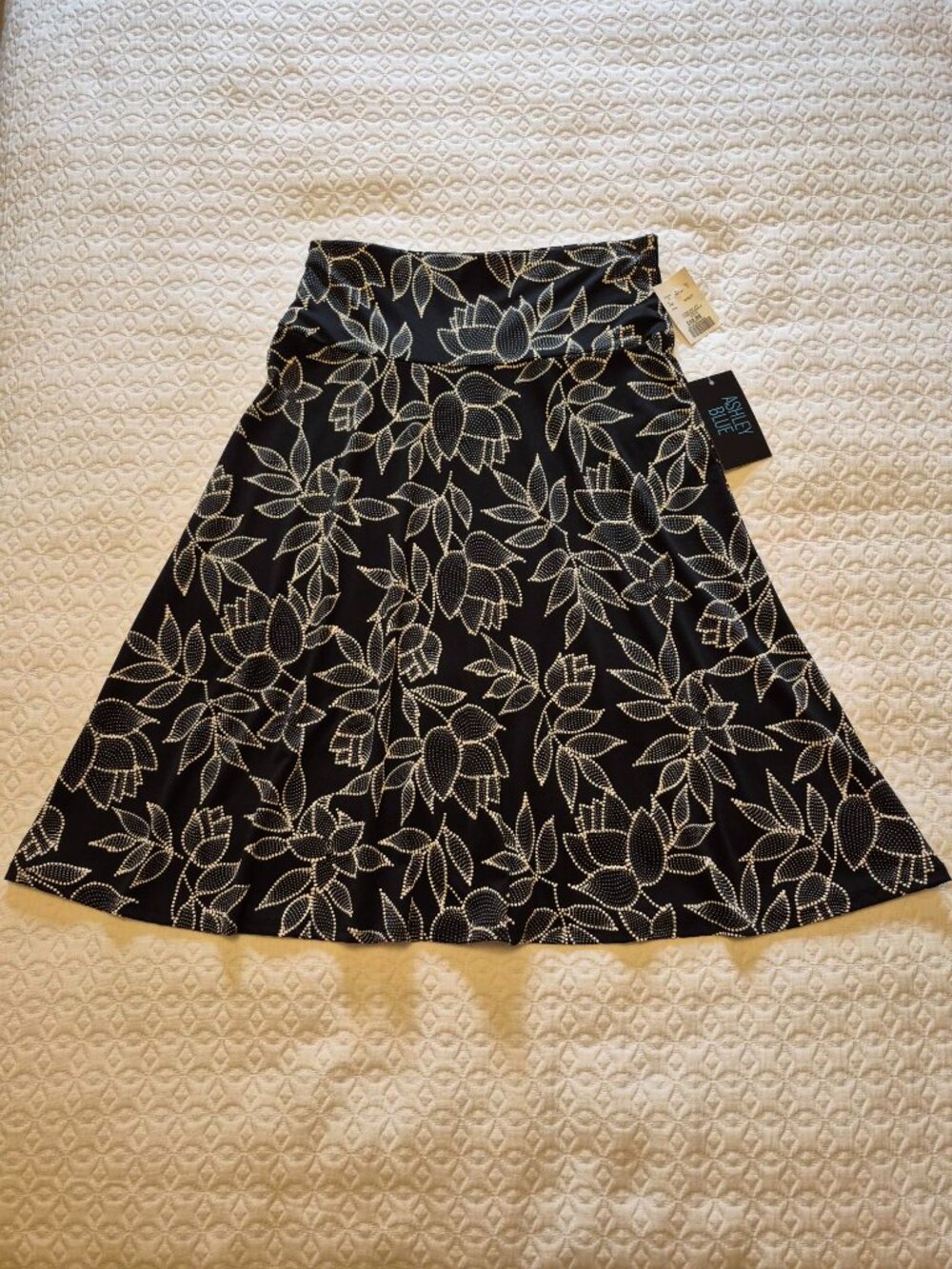 Ashley Blue Skirt - Off-White Floral on Black M